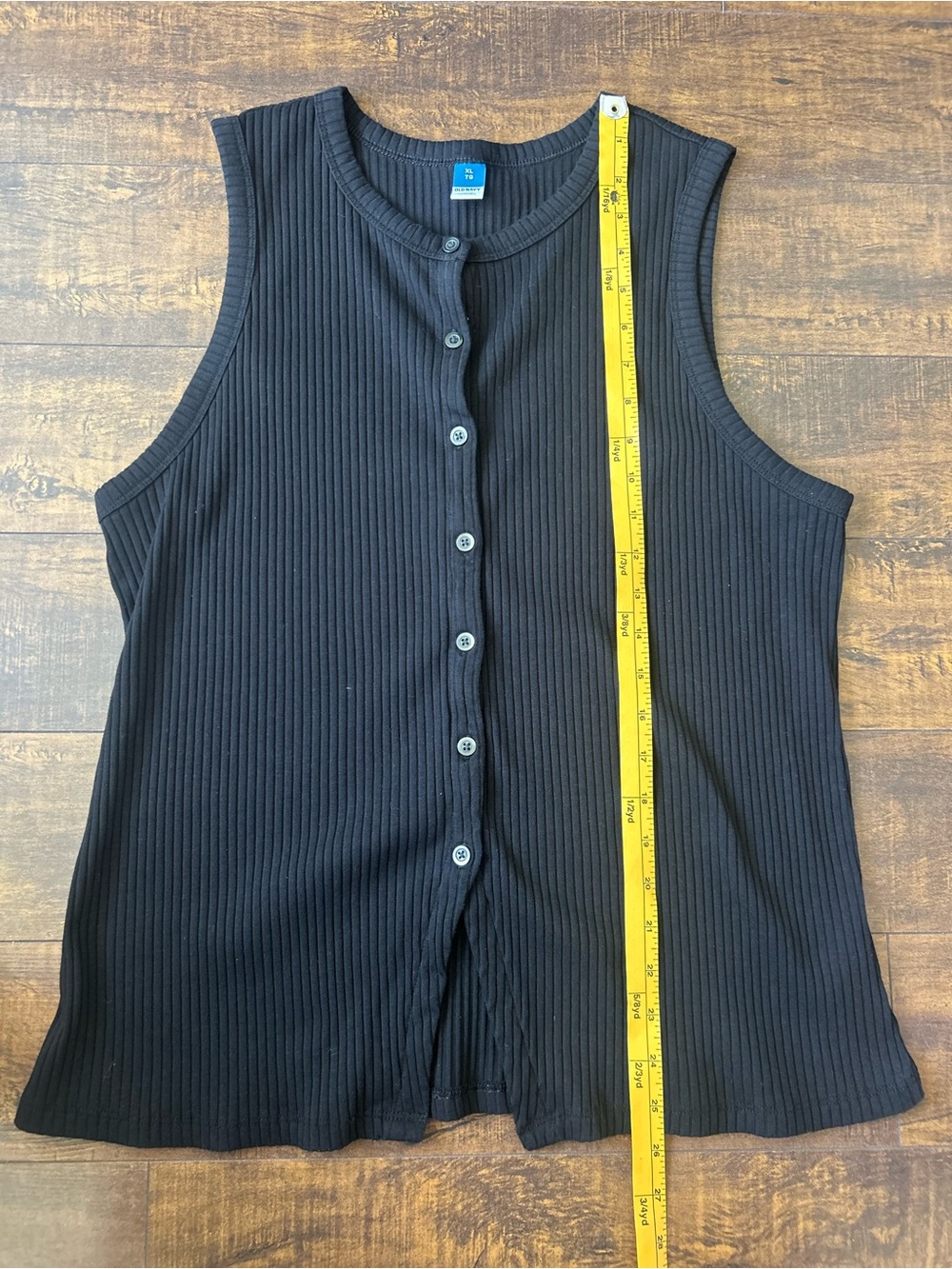 Old Navy Black Ribbed Button-Front Tank - Picture 5 of 5